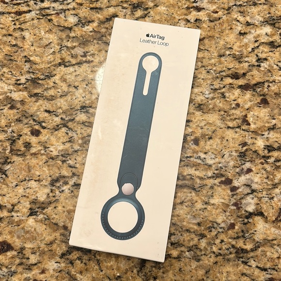 Apple air tag leather loop forest green NWT - Picture 2 of 4